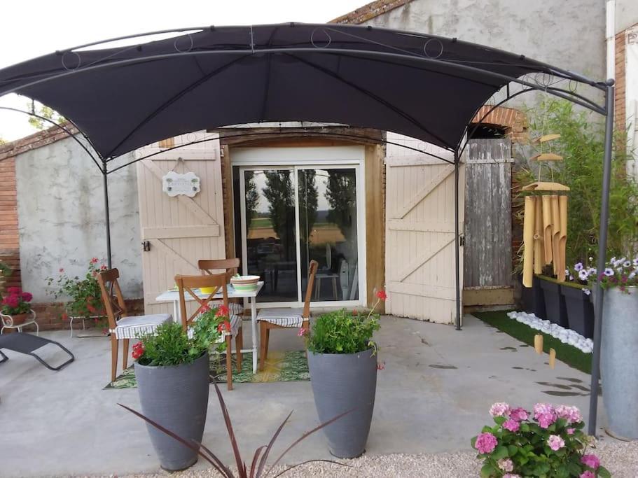 Charmante Dependance En Campagne Samatan Exterior photo